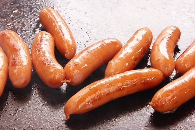 足底にある筋肉と足底腱膜の位置と役割の違いを示した図
